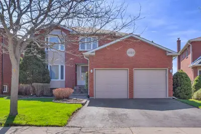 1207 Greenwood Crescent, Oakville, On L6j 6w6