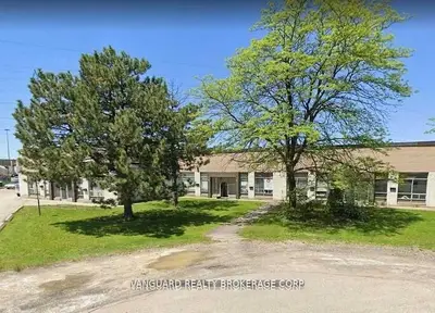 17 Canso Road 12-13, Toronto W10, On M9w 4m1