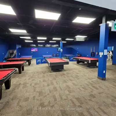 450 South Service Road W 2, Oakville, On L6k 2h4