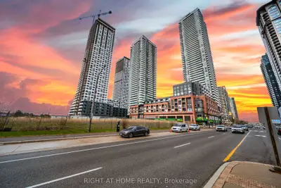 4130 Parkside Village Drive 3504, Mississauga, On L5b 0l7