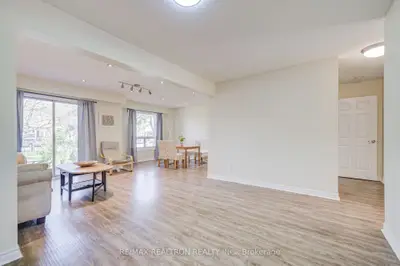 1180 Mississauga Valley Boulevard 14, Mississauga, On L5a 3m9