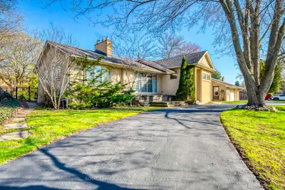 1327 Sedgewick Crescent, Oakville, On L6l 1x7