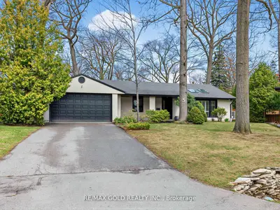5 Crediton Court, Toronto W08, On M9b 3b9