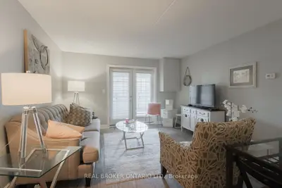 2040 Cleaver Avenue 218, Burlington, On L7m 4c4