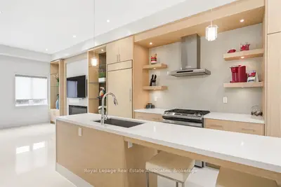228 Vellwood Common, Oakville, On L6l 0e8