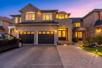 7683 Black Walnut Trail, Mississauga, On L5n 8a6