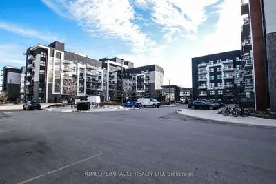 102 Grovewood Common 632, Oakville, On L6h 0x2