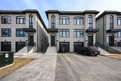 17 St Gaspar Court, Toronto W05, On M6l 1y7