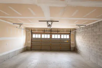 2032 Lakeshore Road W, Mississauga, On L5j 1j8