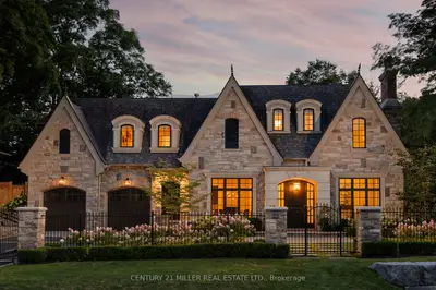 56 Alexander Drive, Oakville, On L6j 4b4