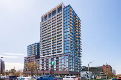 28 Ann Street 418, Mississauga, On L5g 0e1