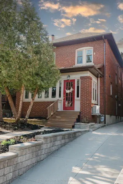 30 Woodside Avenue, Toronto W02, On M6p 1l7