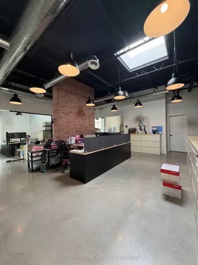 68 Jutland Road 2, Toronto W08, On M8z 2h1