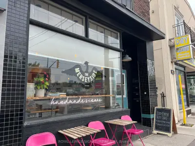 2413 Dundas Street W, Toronto W02, On M6p 1x3