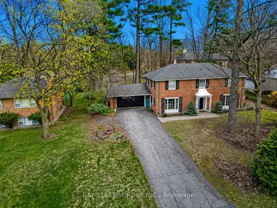 178 Breezy Pines Drive, Mississauga, On L5b 1b4