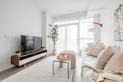 50 George Butchart Drive 524, Toronto W05, On M3k 0c9