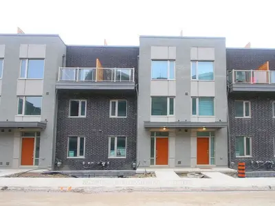 12 Applewood Lane 10, Toronto W08, On M9c 0c1