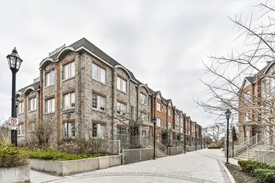 93 The Queensway Avenue Th40, Toronto W01, On M6s 5a7