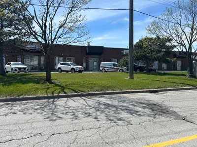 9 Royalcrest Road 6-7, Toronto W10, On M9v 2l6