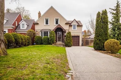 34 Kingsgrove Boulevard, Toronto W08, On M8x 1n7