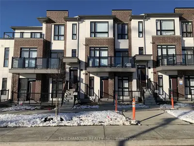 100 Canon Jackson Drive 205, Toronto W04, On M6m 0c1