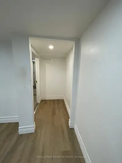 9 Wilson Park Road 1b, Toronto W01, On M6k 3b6