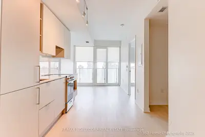 3900 Confederation Parkway 2912, Mississauga, On L5b 0m3