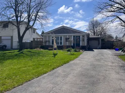 793 Graham Bell Court, Milton, On L9t 3t1