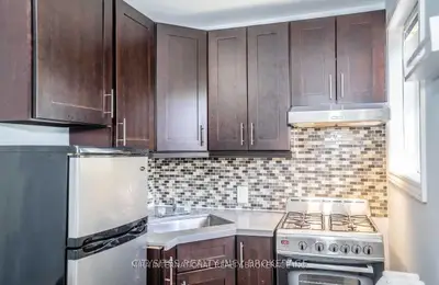 70 Melbourne Avenue 205, Toronto W01, On M6k 1k7