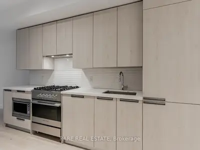 160 Kingsway Crescent 504, Toronto W08, On M8x 2r2
