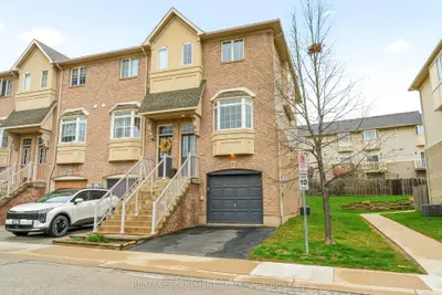 5080 Fairview Street 30, Burlington, On L7l 7e9