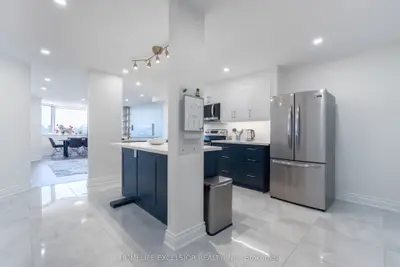 236 Albion Road 612, Toronto W10, On M9w 6a6