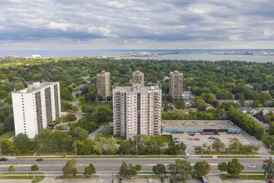 975 Warwick Court 1608, Burlington, On L7t 3z7