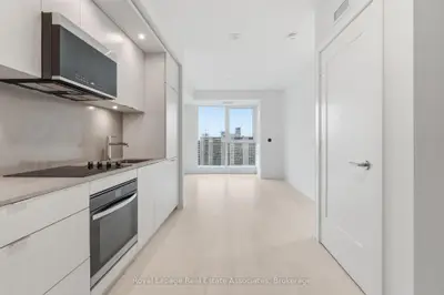 25 Cordova Avenue 1906, Toronto W08, On M9a 0e5