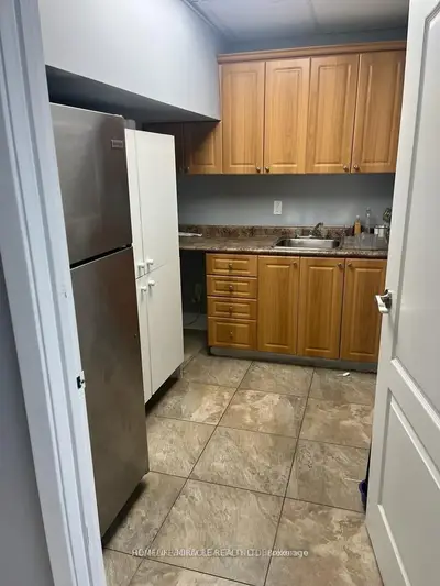 1332 Khalsa Drive 6 (2nd Floor), Mississauga, On L5s 0a2