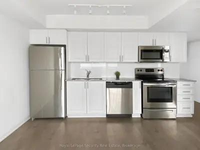 3091 Dufferin Street 1204, Toronto W04, On M6a 0c4