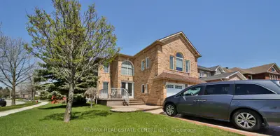 5539 Loonlake Avenue, Mississauga, On L5v 2e3