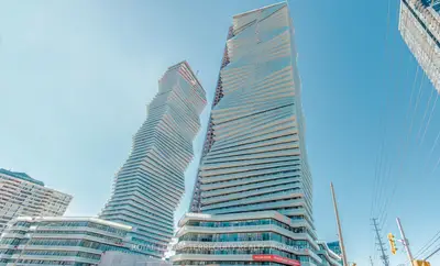 3900 Confederation Parkway 305, Mississauga, On L5b 0m3