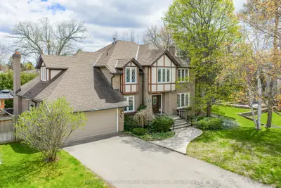 2082 Mississauga Road, Mississauga, On L5h 2k6