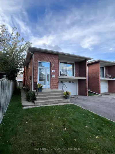 1611 Lewes Way Lower, Mississauga, On L4w 3h5