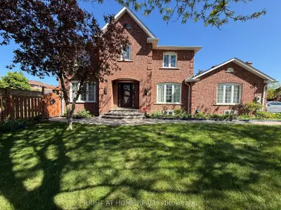 7405 Aspen Avenue, Mississauga, On L5n 6n2