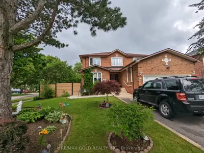 142 Whitchurch Mews, Mississauga, On L5a 4b3