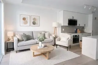 1660 Bloor Street W 303, Toronto W02, On M6p 0c6