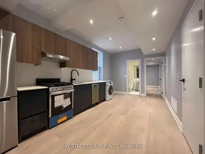 2386 Lake Shore Boulevard W 203, Toronto W06, On M8v 1c3