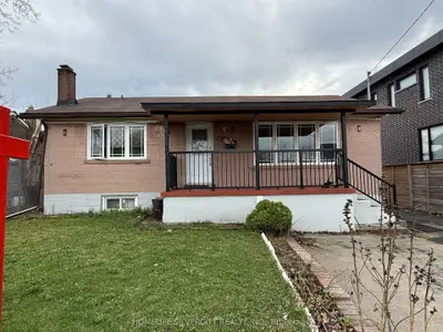 7208 Hermitage Road, Mississauga, On L4t 2s4