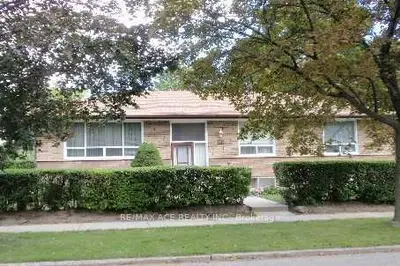 133 Meadowbank Road Bsmt, Toronto W08, On M9b 5e2