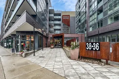38 Howard Park Avenue 421, Toronto W01, On M6r 0a7