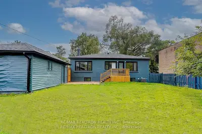163 Maurice Drive, Oakville, On L6k 2w8