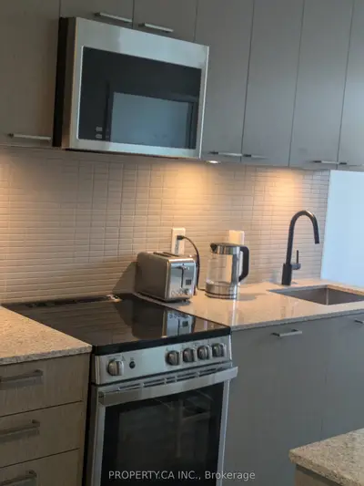 1808 St Clair Avenue W 1005, Toronto, On M6n 0c1