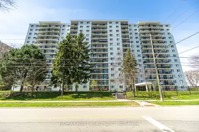 1100 Caven Street 310, Mississauga, On L5g 4n3